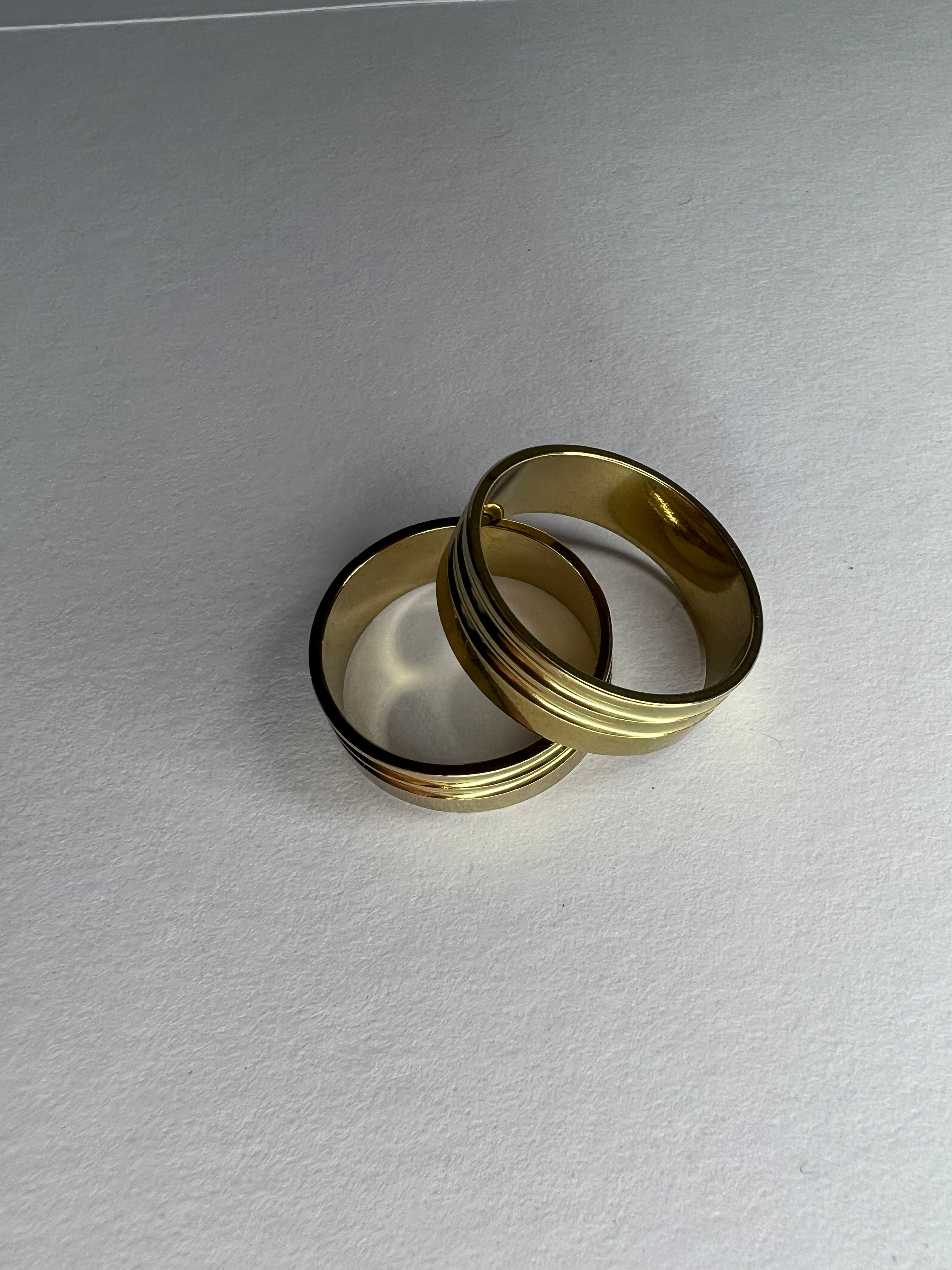 Bague en Acier Inoxydable - Couleur Or. Taille 17 à 21